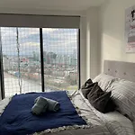 Quayside Penthouse 2 Bedroom Ensuite Near Media City & Manchester United