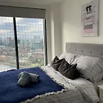 Quayside Penthouse 2 Bedroom Ensuite Near Media City & Manchester United