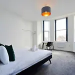 Free Parking - Beautiful 2-Br Flat In Manchester