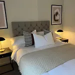 Stunning Manchester City Home + Free Parking