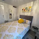 Private Guest House/Annexe