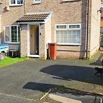 Entire 2 Bedroom House - Manchester