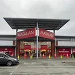 Lovely 2 Bedroom Apartments In Manchester Close To City Centre And Manchester City Stadium #1