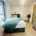 Modern Minimalist Studio In Stretford