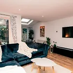 Beautiful West Didsbury 4Br Home