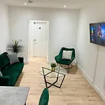 Heart Of The City Centre - Serviced Apartments