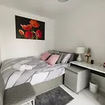 Shared House - 10 Mins From Piccadilly Station/Man Uni/O2 Apollo