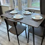 Spacious & Lovely 4 Bedroom Home In Manchester