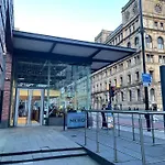 Stunning 2 Bed Apartment In Greater Manchester