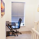 Beautifully Fab 3 Bedroom 4 Beds New Home 8 Guests Stretford Trafford