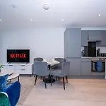 City Cosy 1 Bed - Perfect For Long Stays By Valore Property Services