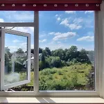 Spacious Flat In Victoria Park