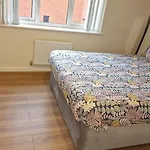 Stunning Canal View 2 Bedroom Home With Free Parking