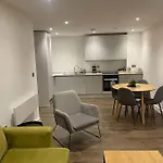 Luxury 2 Bedroom Apartment In The Heart Of Manchester