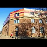 Lovely 1 Bed Apartment In Salford