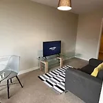 Large 1 Bed Apt In Central Manchester Sleeps 2