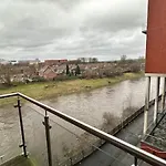 Fab 1 Bed Apartment With Balcony And River Views Sleeps 2
