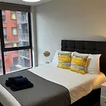 Fab 1 Bed Apartment With Balcony And River Views Sleeps 2