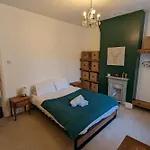 Warm Family Home 2Db House!