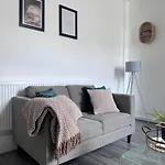 Cosy Home In Manchester