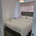 Serene 3Br Home With Free Parking