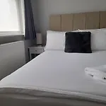 Bright 4-Bed House 15 Min To Manchester Centre
