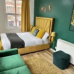 Cozy 1 Bedroom Apartment In The Best Location In Manchester City Centre