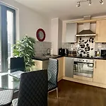 2 Bed Flat Near Deansgate