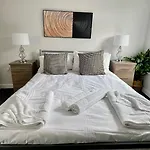 2 Bed Flat Near Deansgate