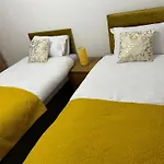Stunning 3-Bed House In Manchester
