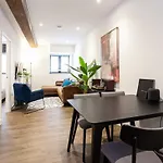 Stylish Modern Apartment In Central Manchester