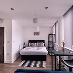 Stay Zeni, Alexandra Rise Manchester Fab Studio