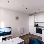 Stay Zeni, Alexandra Rise Manchester Studio Flat