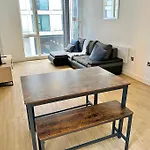 Lovely 2 Bedroom Apartment In Central Manchester