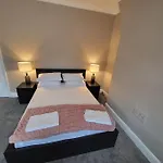 4 Bedroom House, 8 Min To City!
