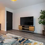 Stunning 2 Bed Flat 5Min To Old Trafford Stadium