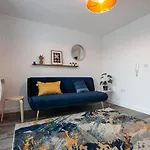 Stunning 2 Bed Flat 5Min To Old Trafford Stadium