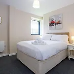 Bright & Spacious 1 Bedroom Manchester Apartment