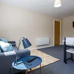 Bright & Spacious 1 Bedroom Manchester Apartment