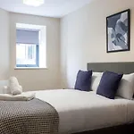 Modern 2 Bedroom Apartment Manchester