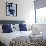 Modern And Stylish 1 Bed Apartment Manchester