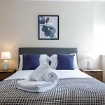 Modern And Stylish 1 Bed Apartment Manchester