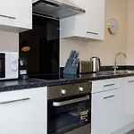 Modern And Stylish 1 Bed Apartment Manchester