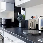 Modern And Stylish 1 Bed Apartment Manchester