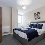 Modern & Bright 1 Bedroom Apartment Salford