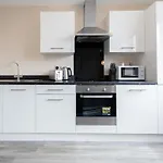 Modern & Bright 1 Bedroom Apartment Salford