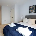 Stunning 2 Bedroom Apartment Manchester