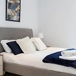 Stunning 2 Bedroom Apartment Manchester