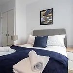 Stunning 2 Bedroom Apartment Manchester