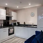 Lovely 1 Bed Apartment In Manchester - Sleeps 2
